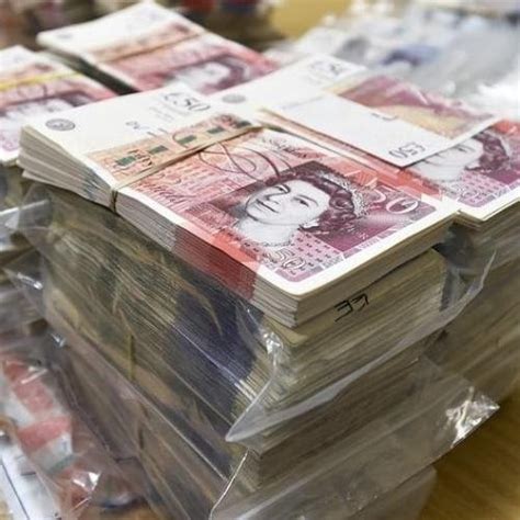 what percentage of british pound are counterfeit